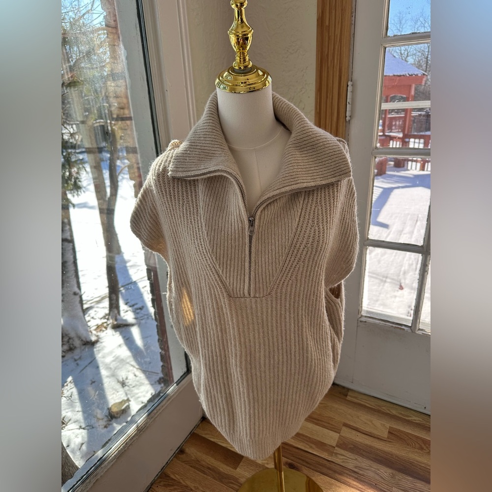 MASSIMO DUTTI vest sweater in excellent condition size L